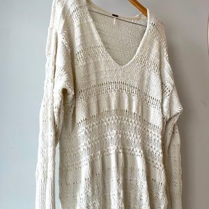 Free People Sweater. Size Large.